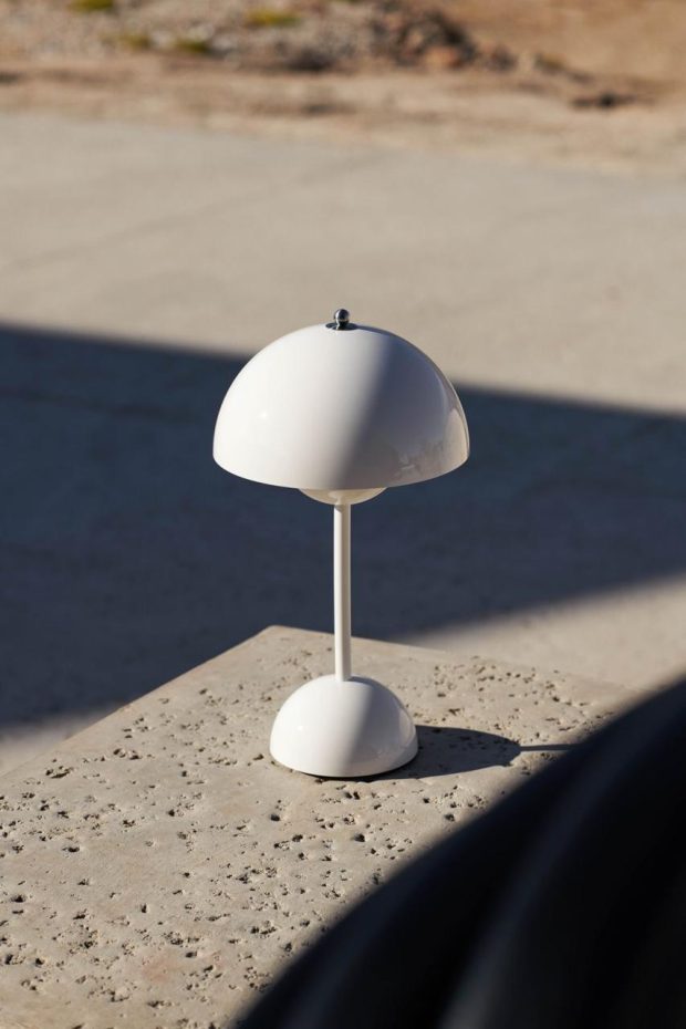 Lampara luz de mesa velador Bud Hongo touch recargable USB